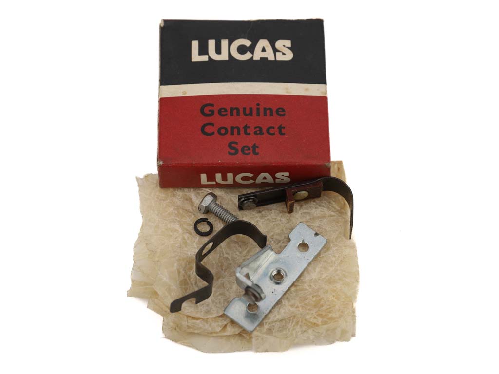 GENUINE LUCAS CLASSIC 15D1 DISTRIBUTOR CAP 421112 BSA C15 B40 TRIUMPH T20 Cub GENUINE LUCAS CLASSIC 15D1 DISTRIBUTOR CAP 421112 BSA C15 B40 TRIUMPH T20 Cub