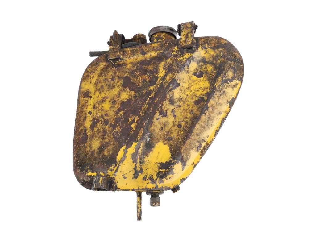 1966 1967 Triumph Oil Tank 82 6877 5 (2)