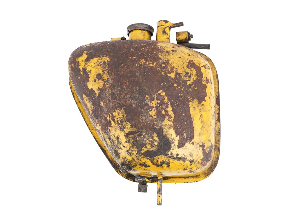 1966 1967 Triumph Oil Tank 82 6877