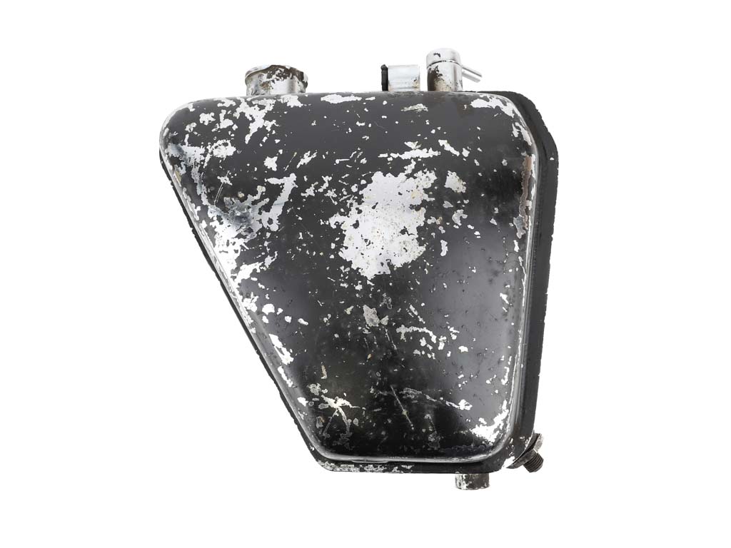 Triumph T150 Oil Tank 4